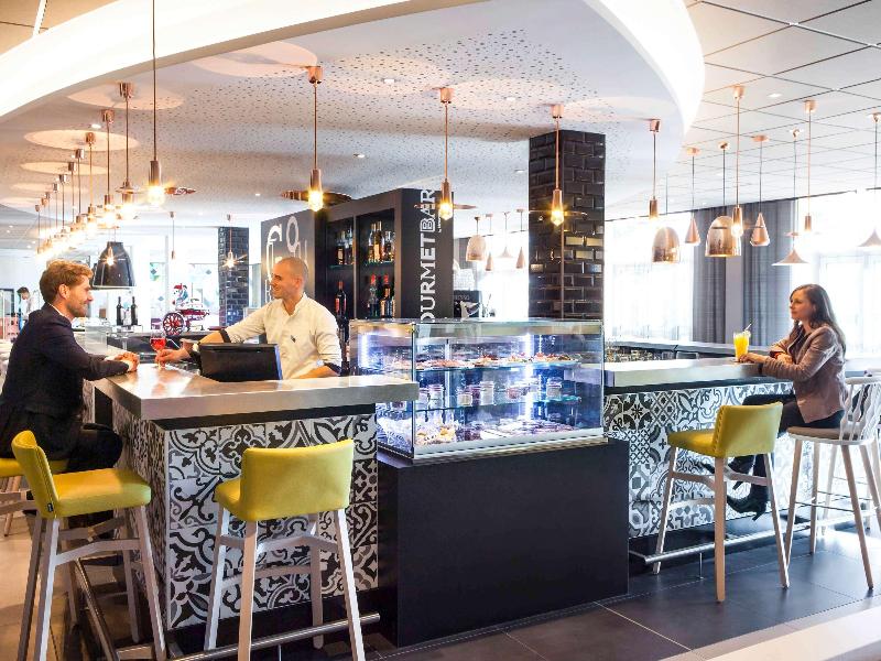 Novotel Saint Quentin Golf National image