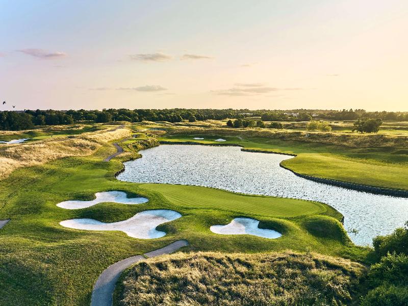 Novotel Saint Quentin Golf National image