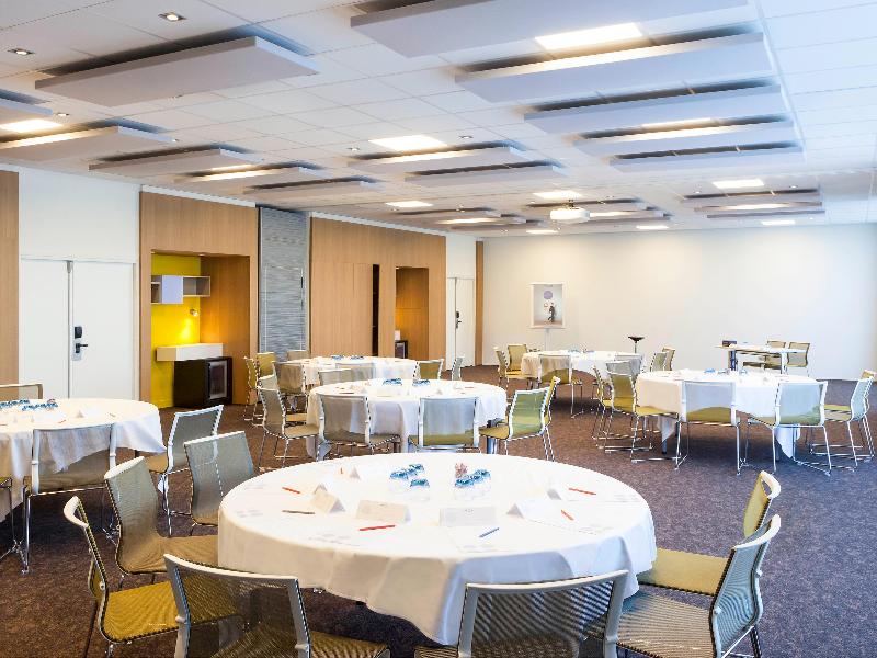 Novotel Saint Quentin Golf National image