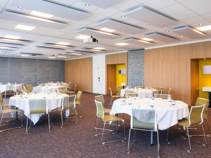 Novotel Saint Quentin Golf National image
