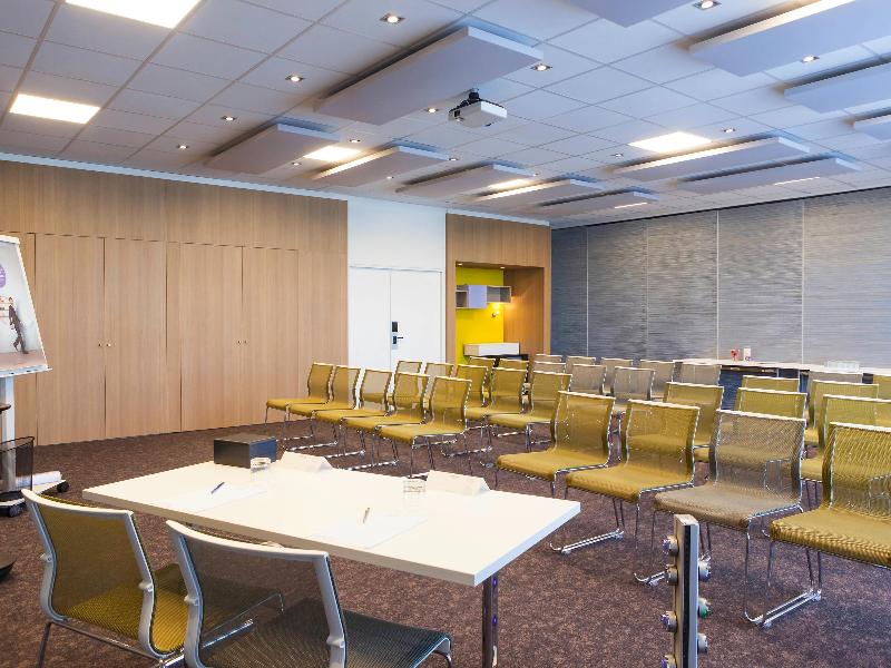 Novotel Saint Quentin Golf National image