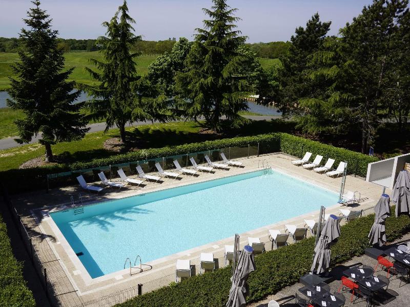 Novotel Saint Quentin Golf National image