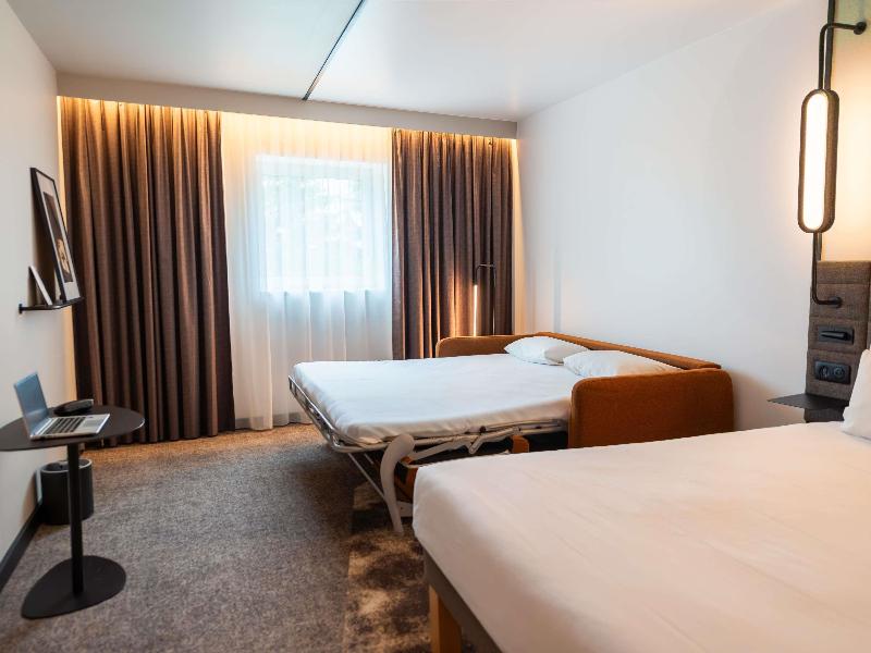 Novotel Saint Quentin Golf National image