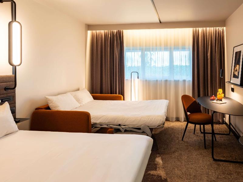Novotel Saint Quentin Golf National image