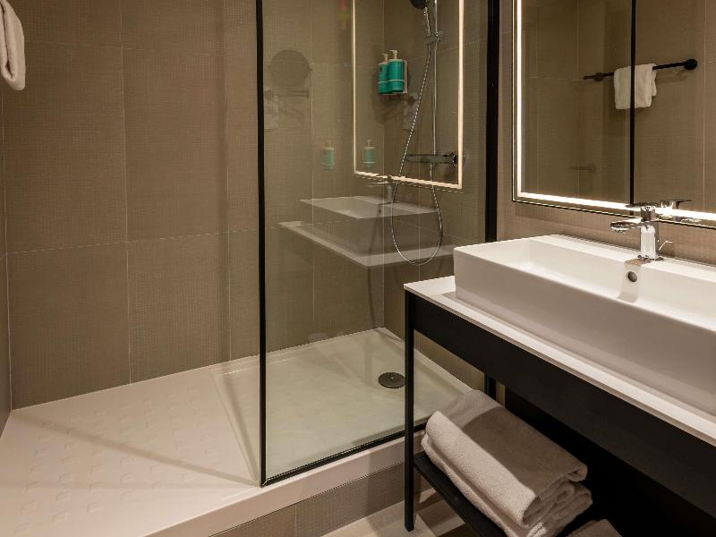 Novotel Saint Quentin Golf National image