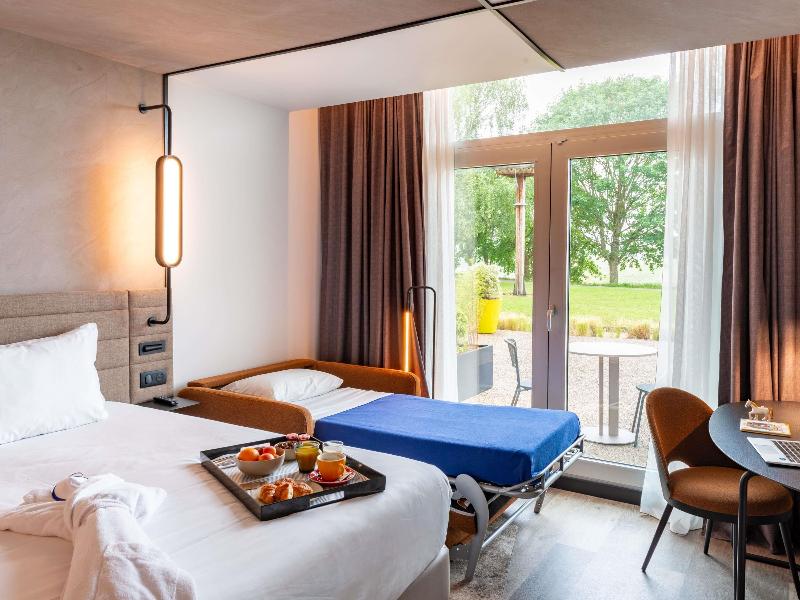 Novotel Saint Quentin Golf National image