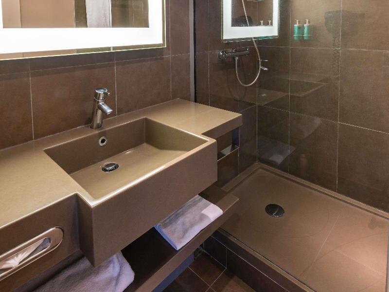 Novotel Saint Quentin Golf National image