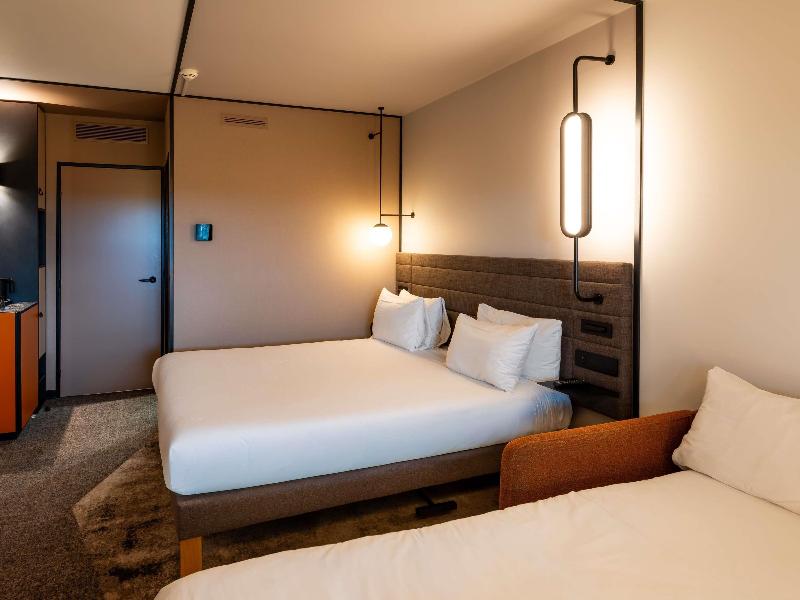 Novotel Saint Quentin Golf National image