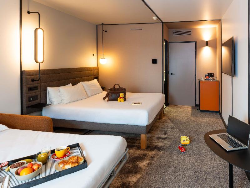 Novotel Saint Quentin Golf National image