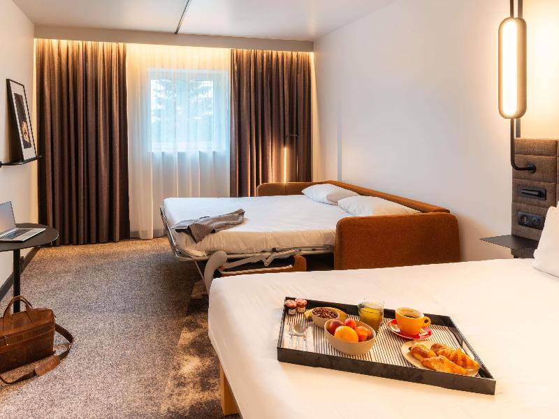 Novotel Saint Quentin Golf National image