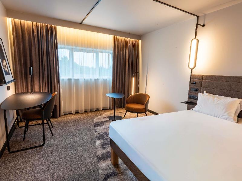 Novotel Saint Quentin Golf National image