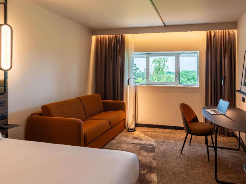 Novotel Saint Quentin Golf National image