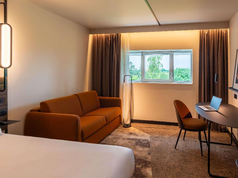 Novotel Saint Quentin Golf National image