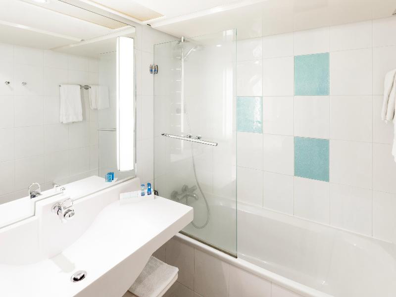 Novotel Saint Quentin Golf National image