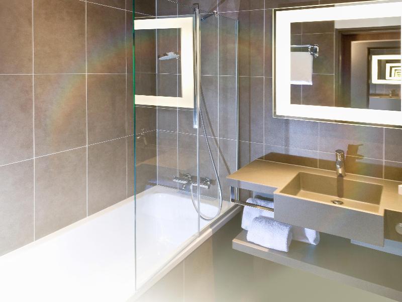 Novotel Saint Quentin Golf National image