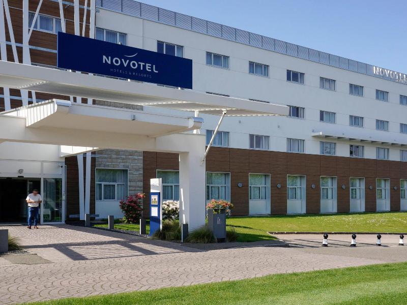 Novotel Saint Quentin Golf National image