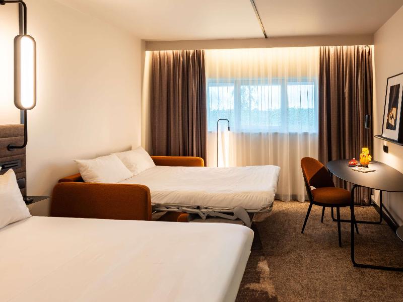 Novotel Saint Quentin Golf National image