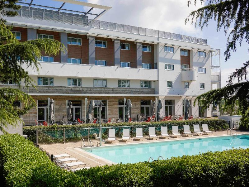 Novotel Saint Quentin Golf National image
