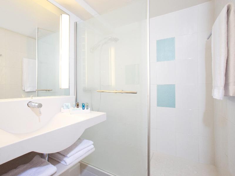 Novotel Saint Quentin Golf National image