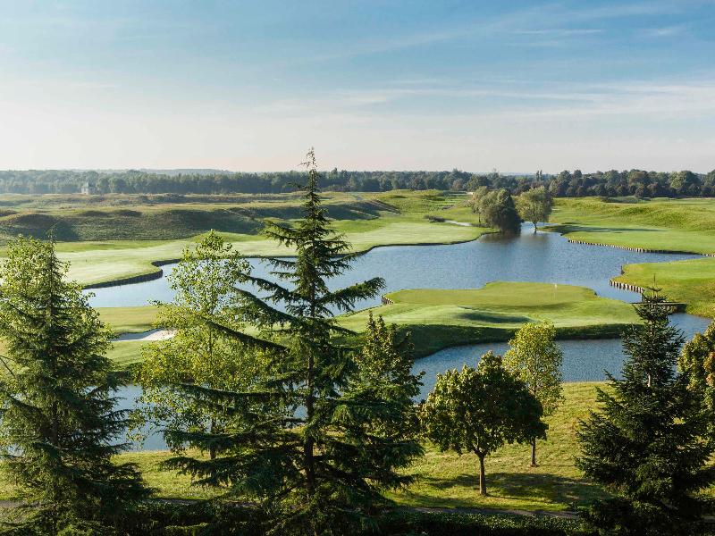 Novotel Saint Quentin Golf National image