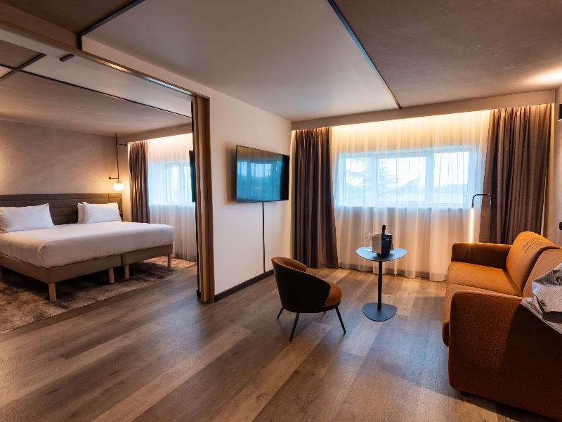 Novotel Saint Quentin Golf National image