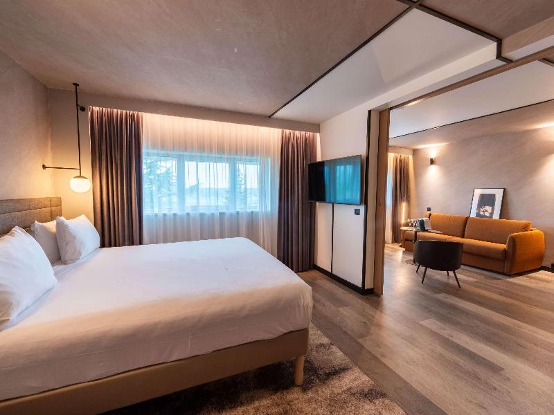 Novotel Saint Quentin Golf National image