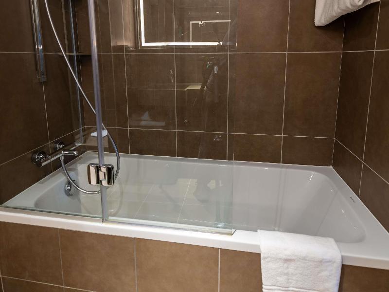 Novotel Saint Quentin Golf National image