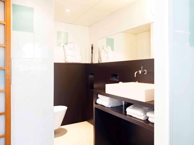 Novotel Paris Suresnes Longchamp image