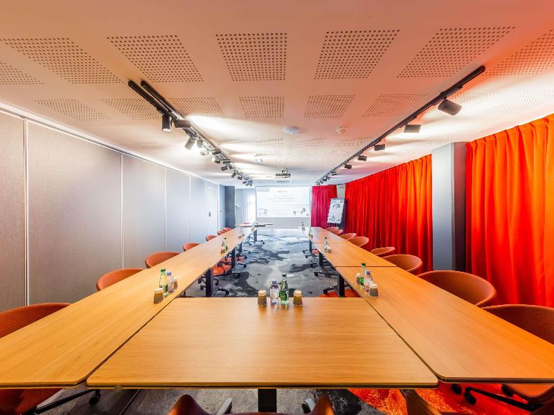 Mercure Paris Massy Gare TGV image