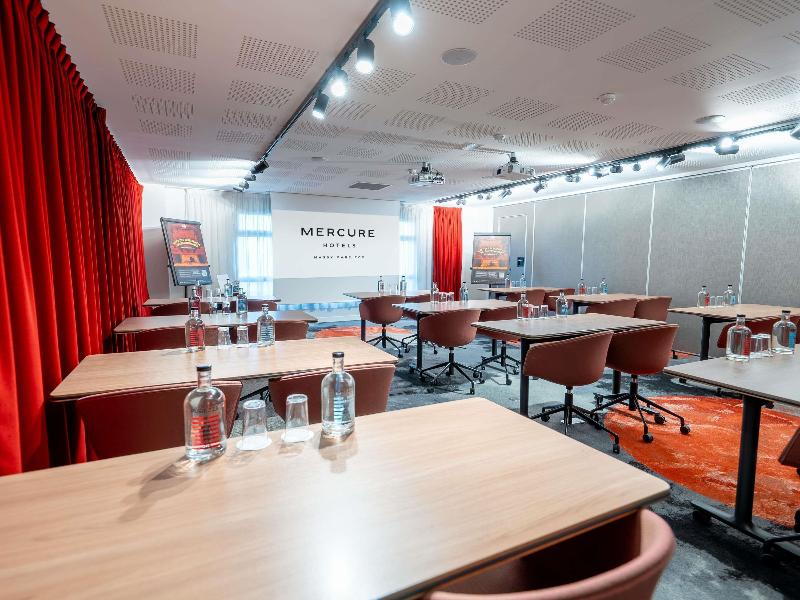Mercure Paris Massy Gare TGV image