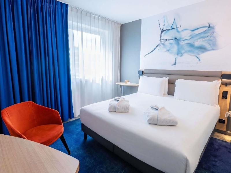 Mercure Paris Massy Gare TGV image