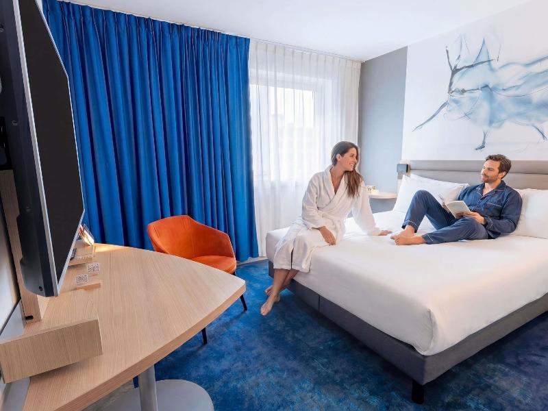 Mercure Paris Massy Gare TGV image