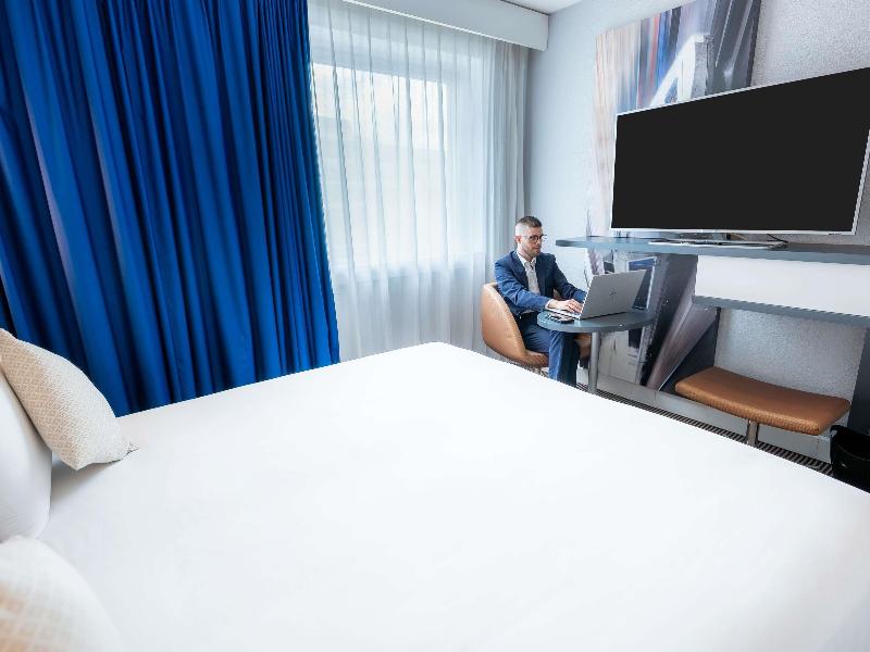 Mercure Paris Massy Gare TGV image