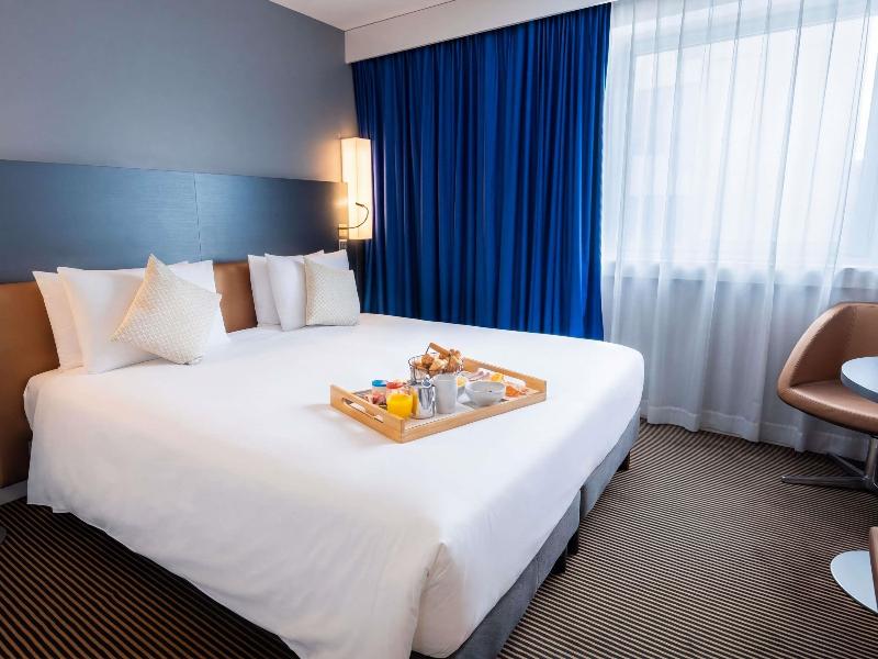 Mercure Paris Massy Gare TGV image
