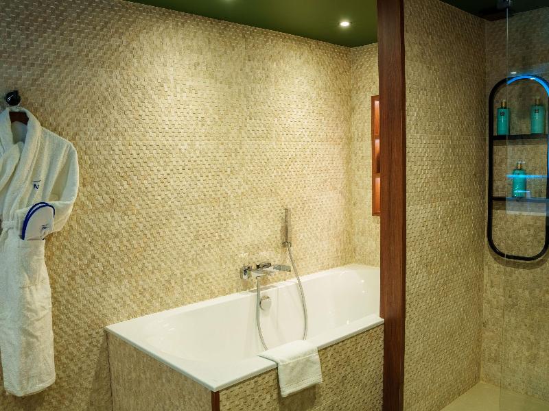 Novotel Avignon Nord image