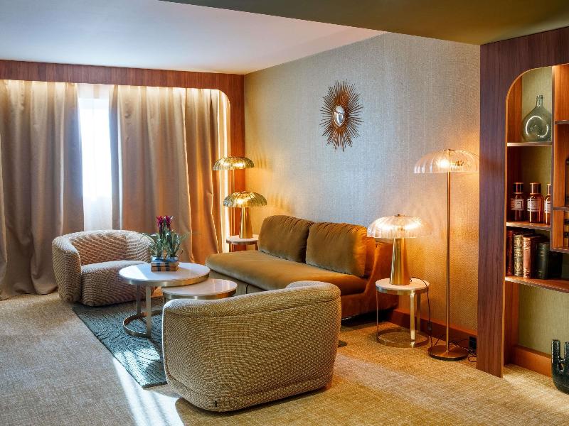 Novotel Avignon Nord image