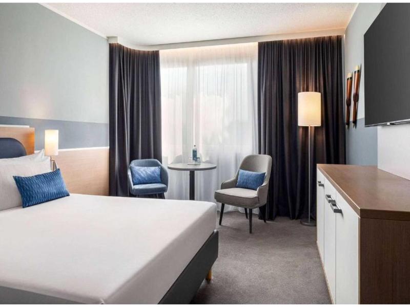 Sunday Hotel Frankfurt Airport Kelsterbach image