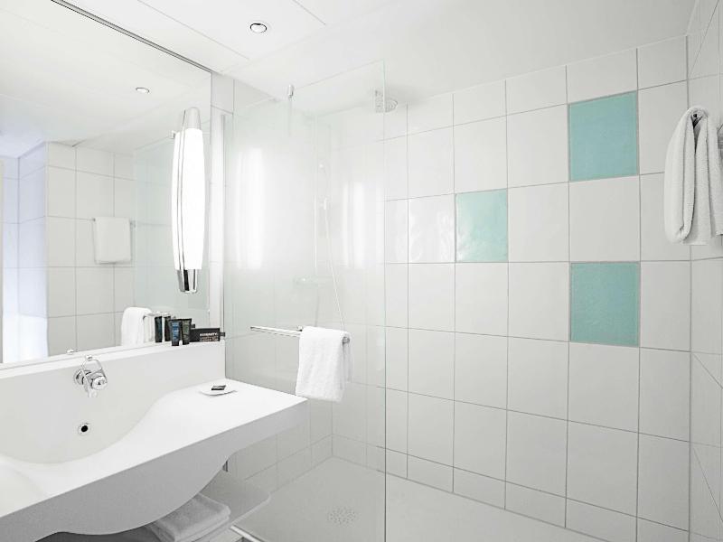 Novotel Zurich Airport Messe image