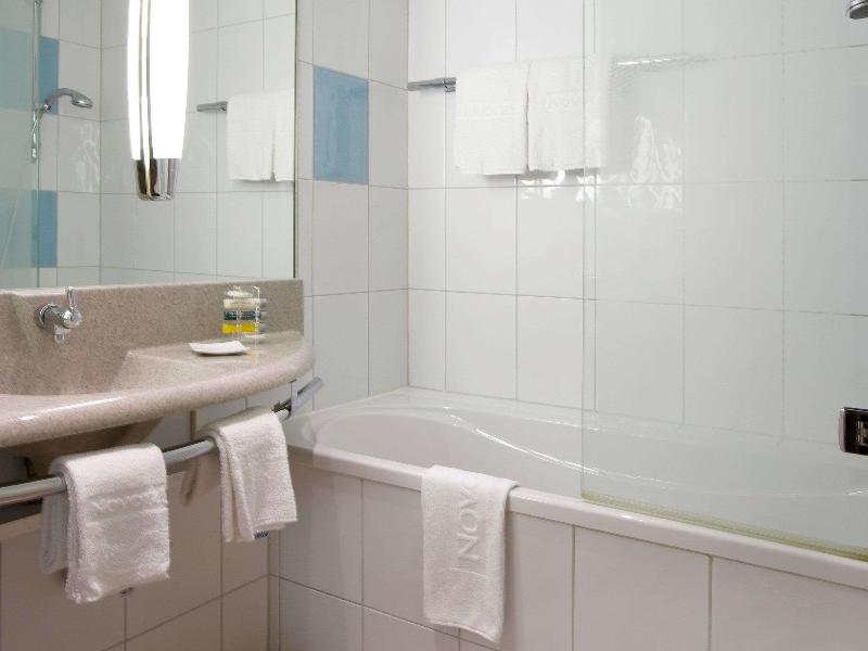 Novotel Zurich Airport Messe image