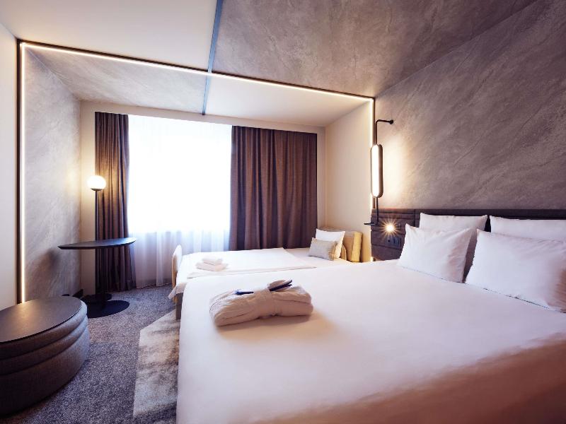 Novotel Zurich Airport Messe image