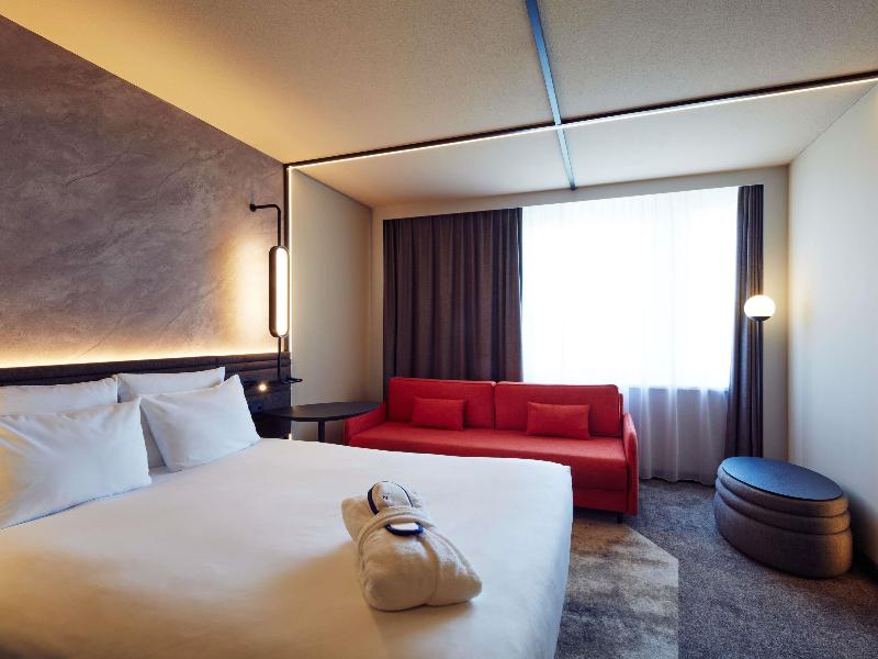 Novotel Zurich Airport Messe image