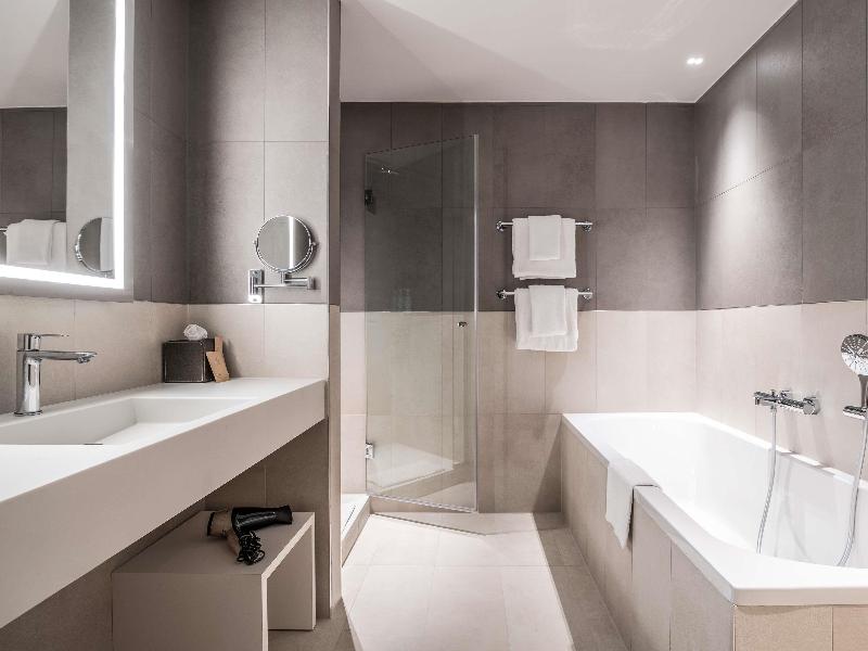 Novotel Brugge Centrum image