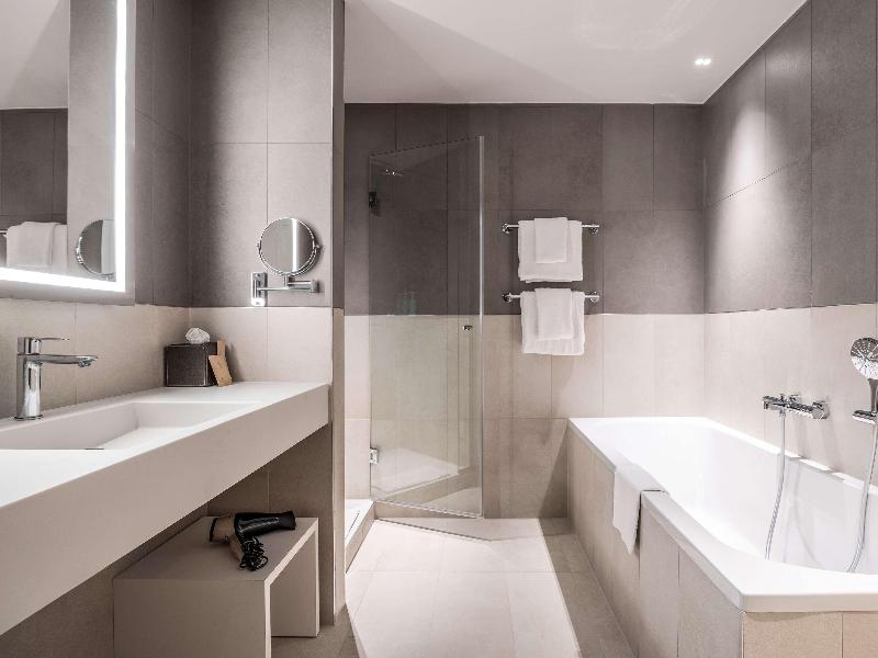 Novotel Brugge Centrum image