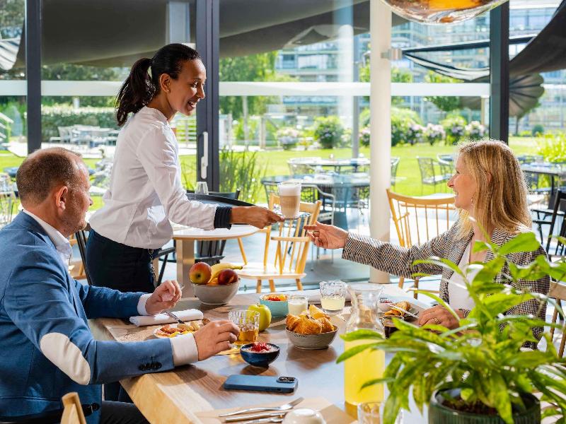 Novotel Lausanne Bussigny image