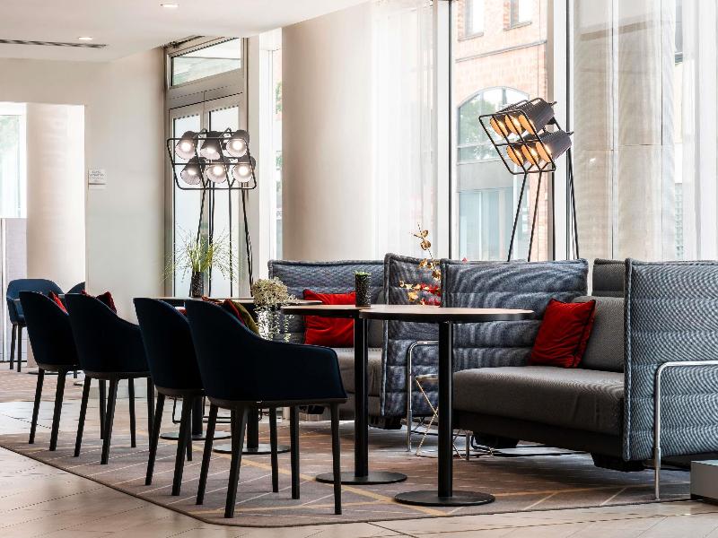 Mercure Paris La Defense Arche image