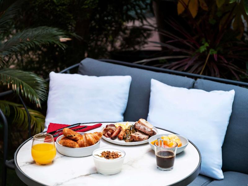 Mercure Paris La Defense Arche image
