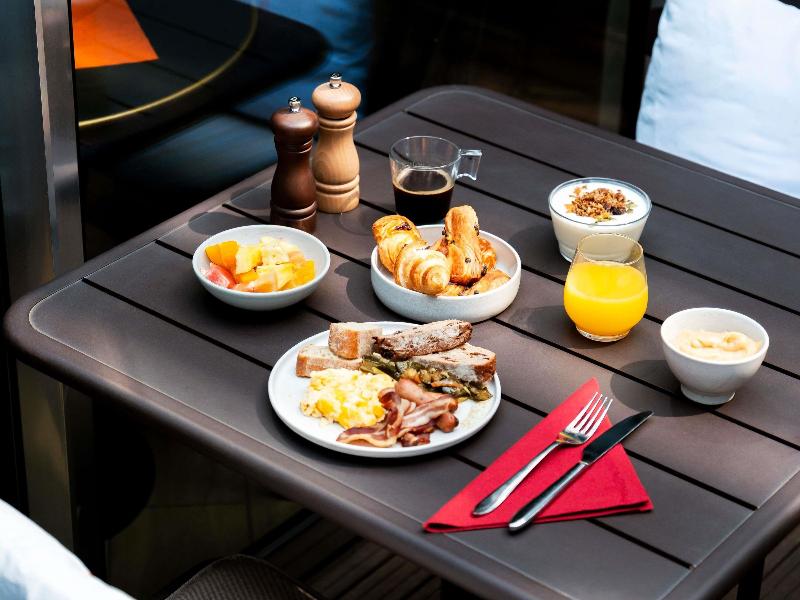 Mercure Paris La Defense Arche image