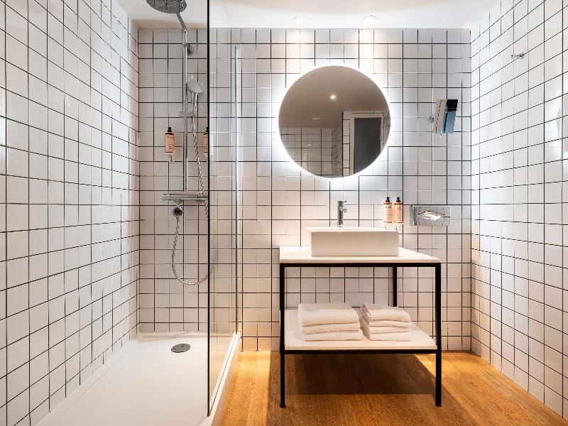 Mercure Paris La Defense Arche image