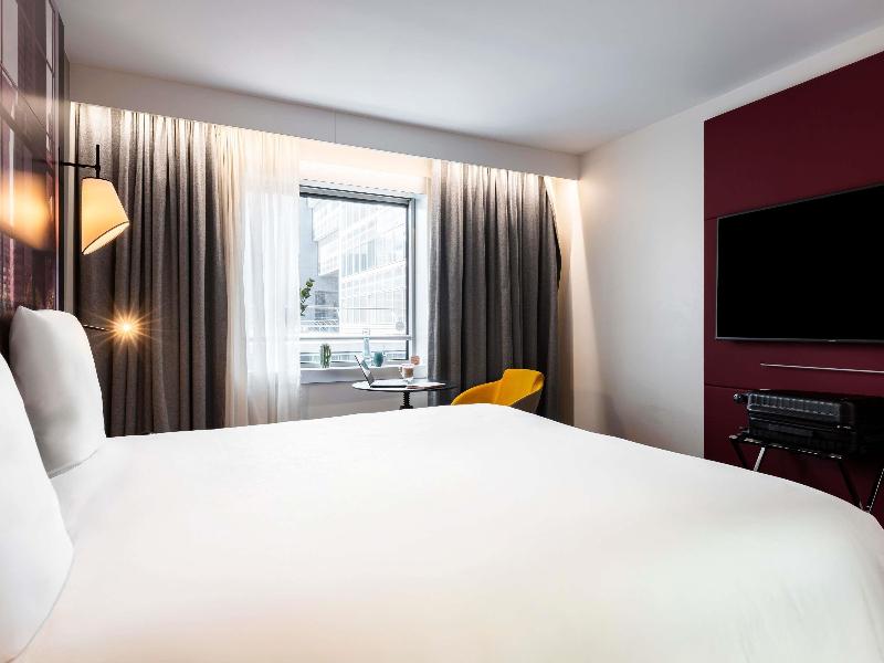 Mercure Paris La Defense Arche image