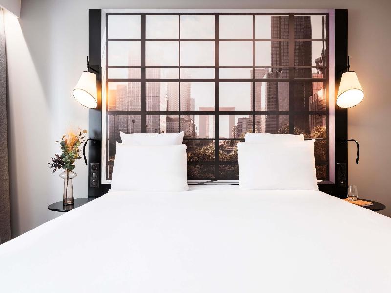 Mercure Paris La Defense Arche image